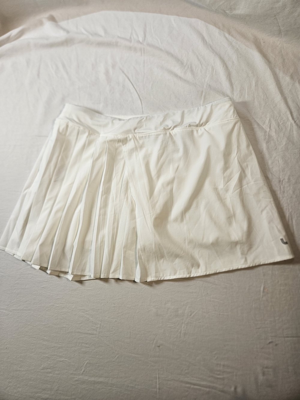 Lole White Pleated Athletic Tennis Skort with Hidden Pockets Asymetric NWT Large - Picture 2 of 8